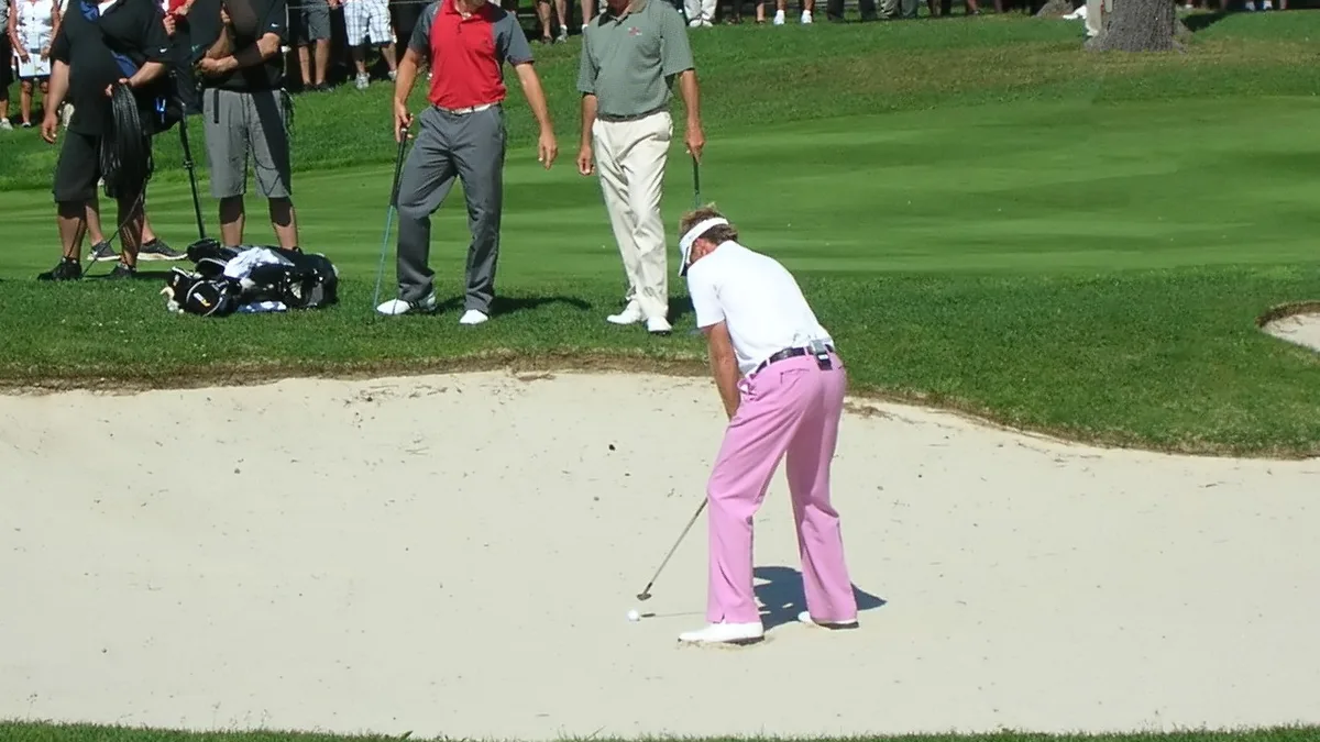 File photo from June 2009: Ian Poulter playing a bunker shot at the Telus World Skins Game. The photo is 17 years old and is used to identify the player, not to show the LIV exit. Licensed under CC BY-SA 4.0.