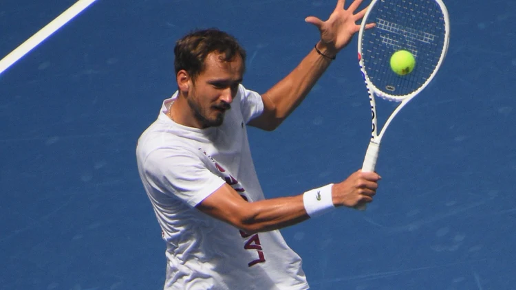 File photo from 26 August 2023: Daniil Medvedev practicing at the US Open. It was not taken at the Vienna Open and does not show the ball kid's collapse.