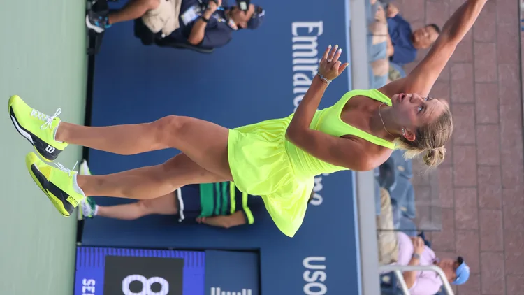 File photo from August 28, 2023: Marta Kostyuk hitting a forehand at the US Open in New York. It does not show Ningbo or the retirement. The 16:9 cropped derivative is offered under the same CC BY-SA 4.0 licence as the original.