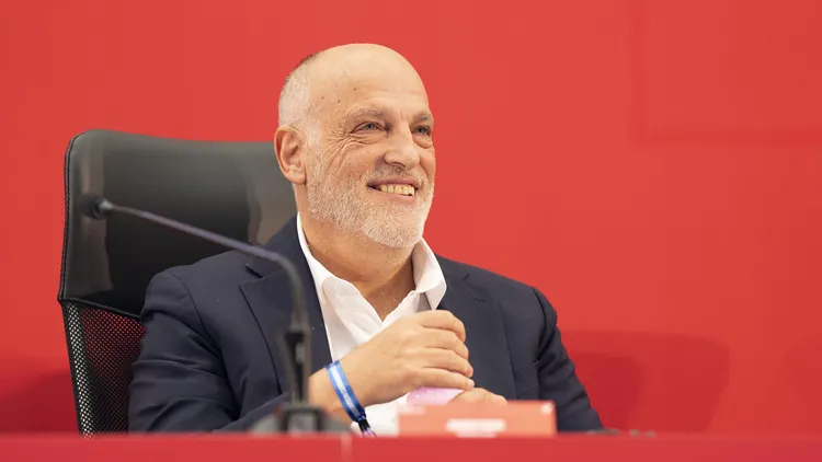 File photo from 3 October 2024: La Liga president Javier Tebas. It does not show Friday's exchange, which happened in statements and social media posts. The cropped 16:9 derivative is offered under the same CC BY-SA 4.0 licence as the original.