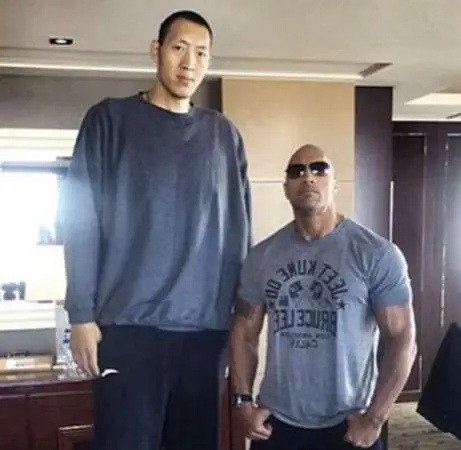 Sun Mingming - China tallest athletes With The Rock