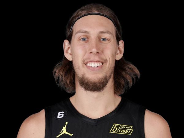 kelly olynyk NBA Players with Long Hair